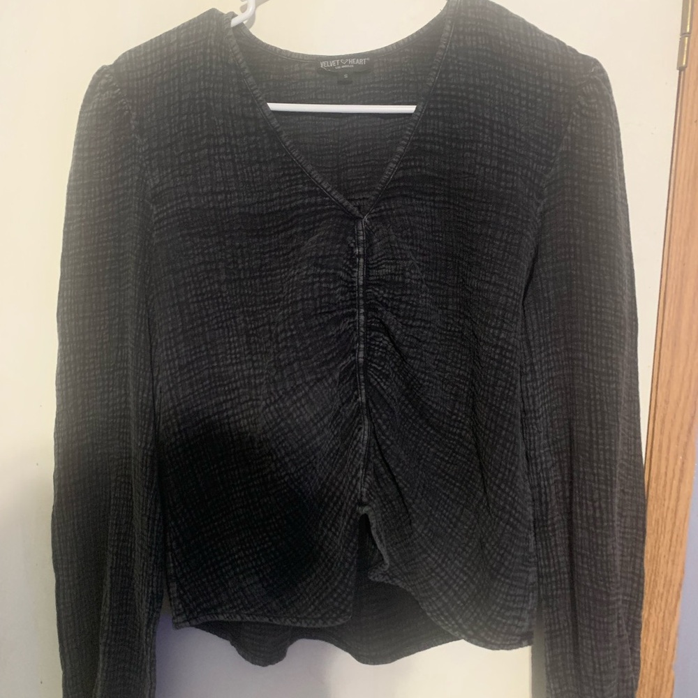 Velvet Heart Black Textured Ruched V-Neck Long Sleeve Top